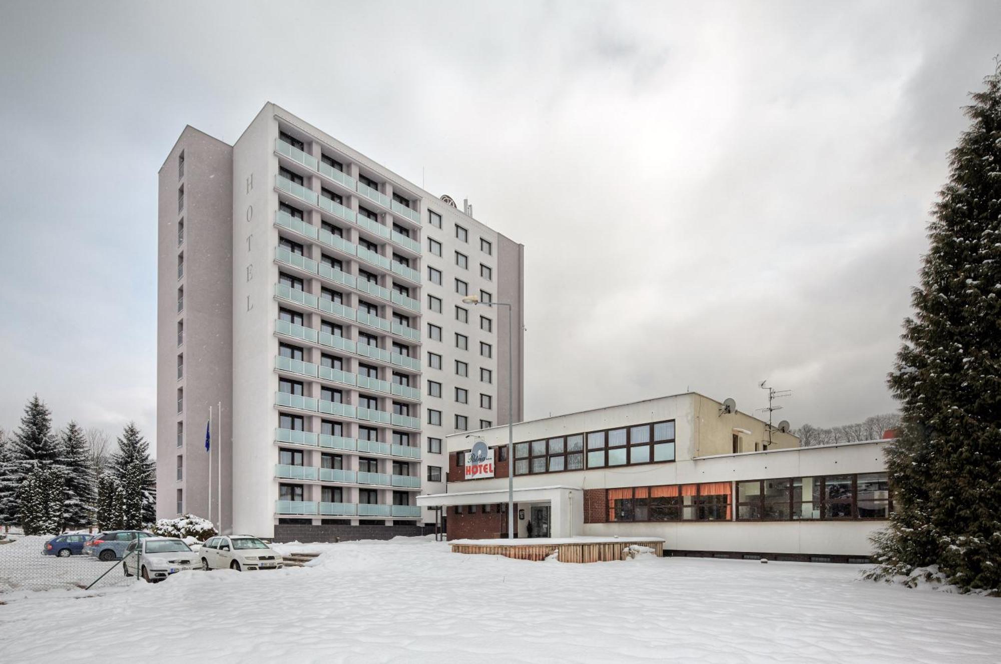 Patria Hotel 트러트노브 외부 사진
