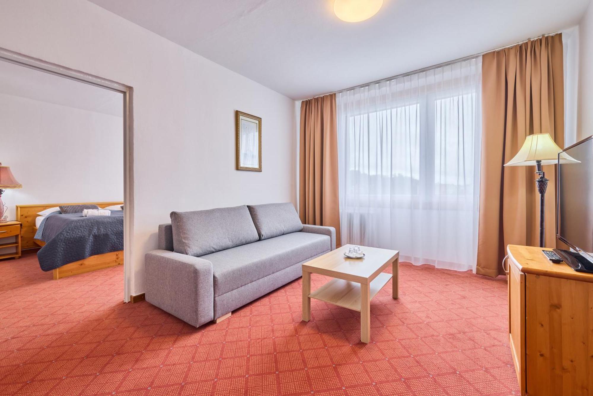 Patria Hotel 트러트노브 외부 사진